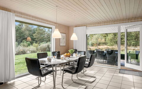 Dix - 900M from the Sea: Dak, Huis, Huis, Verblijf, Deur, Siding, Dek, Veranda, Plank, Hardwood