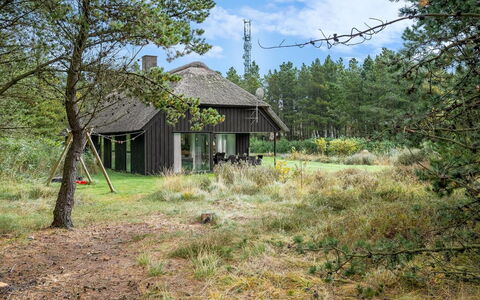 Dix - 900M from the Sea: Dak, Huis, Huis, Verblijf, Deur, Siding, Dek, Veranda, Plank, Hardwood