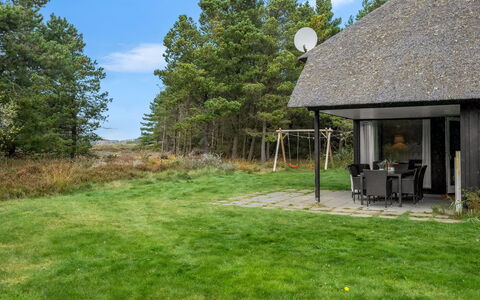Dix - 900M from the Sea: Dak, Huis, Huis, Verblijf, Deur, Siding, Dek, Veranda, Plank, Hardwood