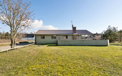 Frille - 200M from the Sea: Gras, Grasland, Landschap, Ecoregio, Plain, Plantengemeenschap, Land Lot, Buitenmeubels, Prairie, Shrubland