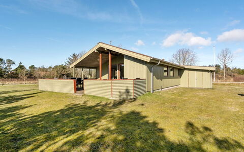 Frille - 200M from the Sea: Gras, Grasland, Landschap, Ecoregio, Plain, Plantengemeenschap, Land Lot, Buitenmeubels, Prairie, Shrubland