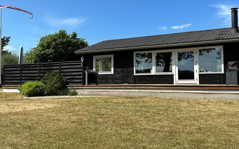 Francis - 300M from the Sea: Hout, Dak, Architectuur, Huis, Huis, Verblijf, Siding, Hardwood, Helling, Landgoed