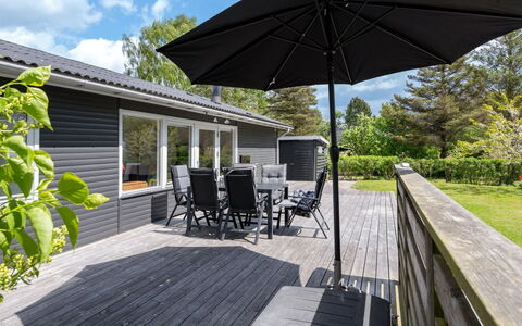 Francis - 300M from the Sea: Hout, Dak, Architectuur, Huis, Huis, Verblijf, Siding, Hardwood, Helling, Landgoed