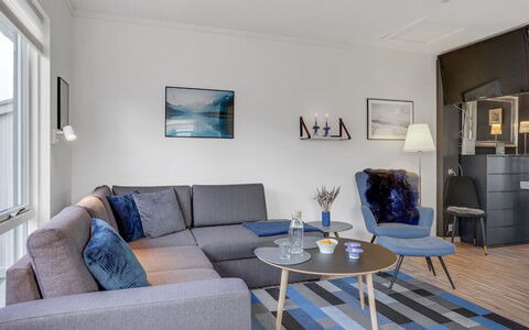 Ala - 80M from the Sea: Meubilair, Interieur Ontwerp, Flooring, Verdieping, Plafond, Kamer, Stoel, Tafel, Appartement, Keuken En Eettafel