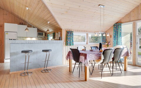 Allita - 12Km from the Sea: Huis, Huis, Deur, Dak, Verblijf, Landgoed, Tuin, Schaduw, Siding, Werf