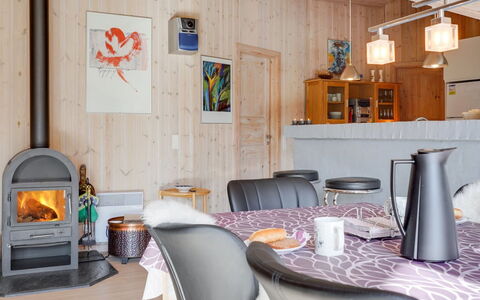 Allita - 12Km from the Sea: Huis, Huis, Deur, Dak, Verblijf, Landgoed, Tuin, Schaduw, Siding, Werf