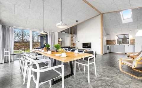Talida - 12Km from the Sea: Bergachtig Landvormen, Berg, Heuvel, Bergketen, Heuvel Station, Menselijke Nederzetting, Stedelijk Ontwerp, Alpen, Vallei, Top