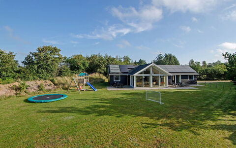 Talida - 12Km from the Sea: Dak, Huis, Land Lot, Huis, Verblijf, Landgoed, Garden Gebouwen, Schaduw, Blokhut, Landscaping