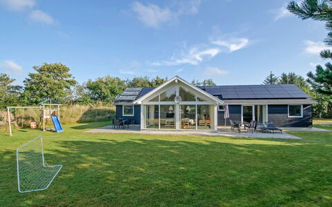 Talida - 12Km from the Sea: Dak, Huis, Land Lot, Huis, Verblijf, Landgoed, Garden Gebouwen, Schaduw, Blokhut, Landscaping