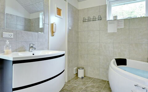 Talida - 12Km from the Sea: Dak, Huis, Land Lot, Huis, Verblijf, Landgoed, Garden Gebouwen, Schaduw, Blokhut, Landscaping