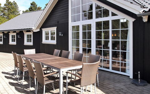 Sighwaldi - 900M from the Sea: Hout, Dak, Architectuur, Huis, Huis, Verblijf, Siding, Hardwood, Helling, Landgoed