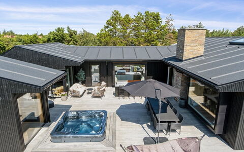 Toyah - 400M from the Sea: Hout, Dak, Architectuur, Huis, Huis, Verblijf, Siding, Hardwood, Helling, Landgoed
