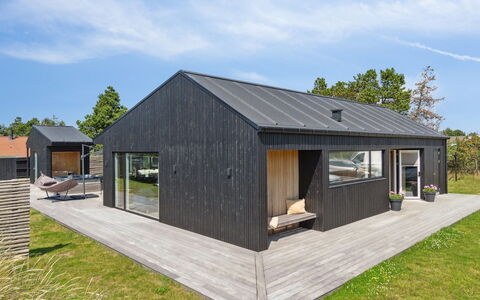 Toyah - 400M from the Sea: Hout, Dak, Architectuur, Huis, Huis, Verblijf, Siding, Hardwood, Helling, Landgoed