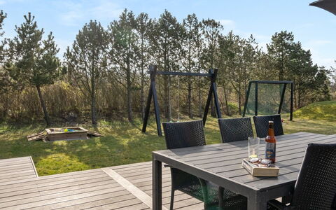 Joachim - 200M from the Sea: Dak, Huis, Huis, Verblijf, Deur, Siding, Dek, Veranda, Plank, Hardwood
