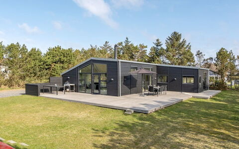 Joachim - 200M from the Sea: Dak, Huis, Huis, Verblijf, Deur, Siding, Dek, Veranda, Plank, Hardwood