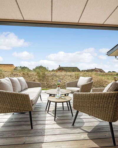 Dirtje - 200M from the Sea