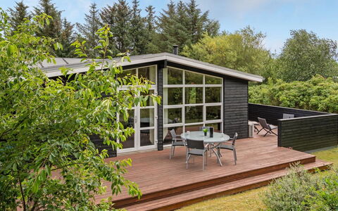 Akkar - 1.8Km from the Sea: Hout, Groundcover, Veranda, Tuin, Deur, Hardwood, Verblijf, Garden Gebouwen, Siding, Dek