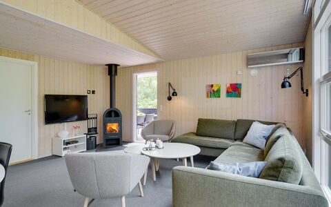 Akkar - 1.8Km from the Sea: Interieur Ontwerp, Meubilair, Hout, Flooring, Plafond, Woonkamer, Verdieping, Bankstel, Kamer, Huis