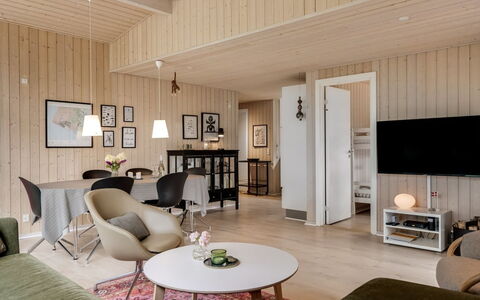 Akkar - 1.8Km from the Sea: Meubilair, Interieur Ontwerp, Flooring, Hout, Verdieping, Plafond, Lichte Inrichting, Woonkamer, Huis, Tafel
