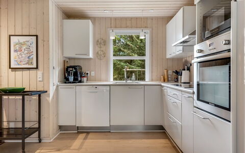 Akkar - 1.8Km from the Sea: Toestel Van De Keuken, Keuken, Major Appliance, Countertop, Flooring, Hout, Interieur Ontwerp, Cabinetry, Meubilair, Verdieping