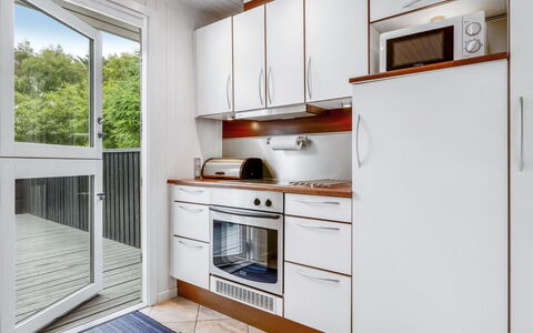 Atla - 2.5Km from the Sea: Hout, Flooring, Major Appliance, Verdieping, Interieur Ontwerp, Houten Vloer, Keuken, Appartement, Kamer, Beits