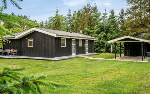 Atla - 2.5Km from the Sea: Huis, Huis, Dak, Architectuur, Verblijf, Struik, Land Lot, Siding, Tuin, Garden Gebouwen