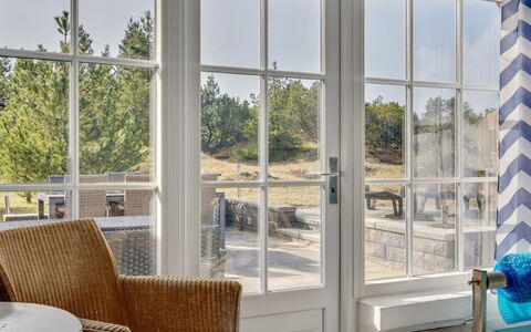 Alwina - 2.5Km from the Sea: Huis, Huis, Deur, Dak, Verblijf, Landgoed, Tuin, Schaduw, Siding, Werf
