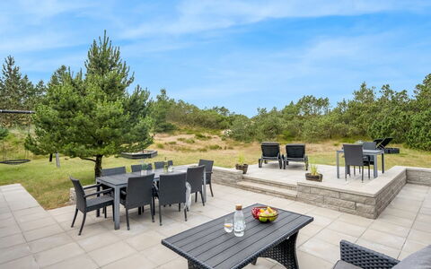 Alwina - 2.5Km from the Sea: Huis, Huis, Deur, Dak, Verblijf, Landgoed, Tuin, Schaduw, Siding, Werf