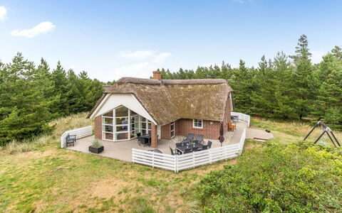 Ronna - 2.2Km from the Sea: Huis, Dak, Huis, Verblijf, Schuur, Garden Gebouwen, Siding, Werf, Blokhut, Hut