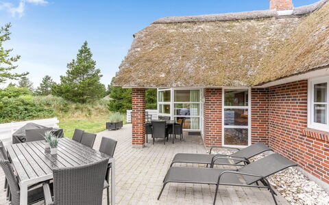 Ronna - 2.2Km from the Sea: Huis, Dak, Huis, Verblijf, Schuur, Garden Gebouwen, Siding, Werf, Blokhut, Hut