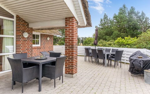 Ronna - 2.2Km from the Sea: Huis, Dak, Huis, Verblijf, Schuur, Garden Gebouwen, Siding, Werf, Blokhut, Hut