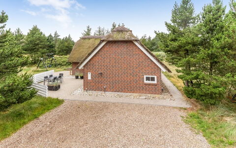 Ronna - 2.2Km from the Sea: Huis, Dak, Huis, Verblijf, Schuur, Garden Gebouwen, Siding, Werf, Blokhut, Hut