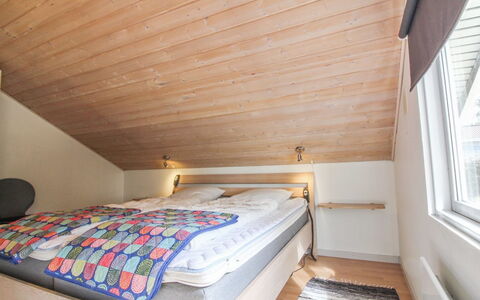 Augustine - 1.6Km from the Sea: Interieur Ontwerp, Slaapkamer, Bed, Hout, Plafond, Flooring, Verdieping, Meubilair, Laken, Bedding
