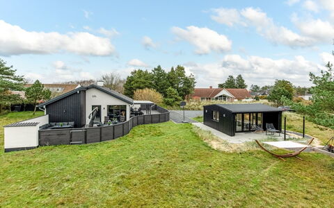 Nona - 1.1Km from the Sea: Gras, Grasland, Landschap, Ecoregio, Plain, Plantengemeenschap, Land Lot, Buitenmeubels, Prairie, Shrubland