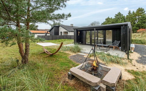 Nona - 1.1Km from the Sea: Gras, Grasland, Landschap, Ecoregio, Plain, Plantengemeenschap, Land Lot, Buitenmeubels, Prairie, Shrubland