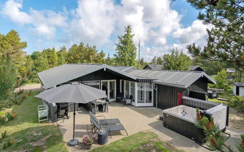 Ingobald - 1.5Km from the Sea: Dak, Huis, Huis, Verblijf, Deur, Siding, Dek, Veranda, Plank, Hardwood