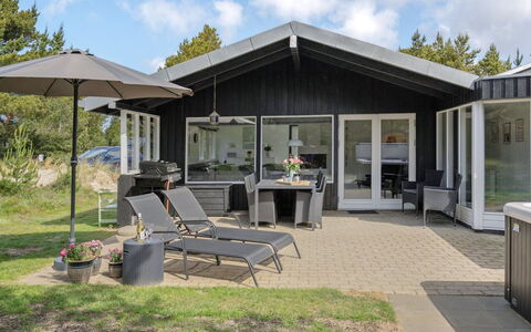 Ingobald - 1.5Km from the Sea: Dak, Huis, Huis, Verblijf, Deur, Siding, Dek, Veranda, Plank, Hardwood