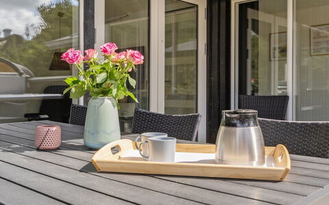 Ingobald - 1.5Km from the Sea: Dak, Huis, Huis, Verblijf, Deur, Siding, Dek, Veranda, Plank, Hardwood