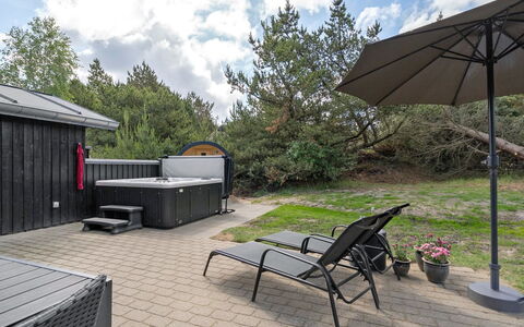Ingobald - 1.5Km from the Sea: Dak, Huis, Huis, Verblijf, Deur, Siding, Dek, Veranda, Plank, Hardwood