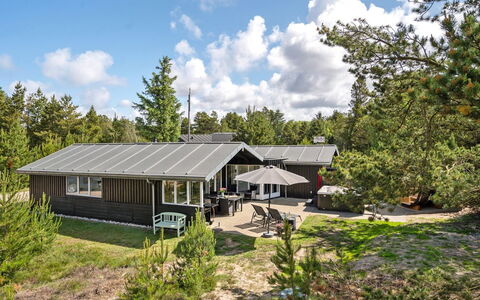 Ingobald - 1.5Km from the Sea: Dak, Huis, Huis, Verblijf, Deur, Siding, Dek, Veranda, Plank, Hardwood