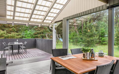 Tala - 4Km from the Sea: Hout, Veranda, Dek, Houten Vloer, Hardwood, Plafond, Beits, Schaduw, Outdoor Structuur, Patio