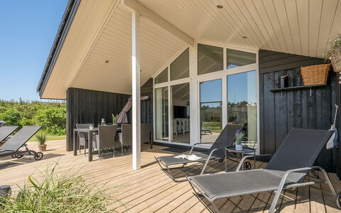 Selima - 300M from the Sea: Hout, Dak, Architectuur, Huis, Huis, Verblijf, Siding, Hardwood, Helling, Landgoed