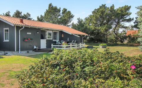 Rokil - 400M from the Sea: Hout, Dak, Architectuur, Huis, Huis, Verblijf, Siding, Hardwood, Helling, Landgoed