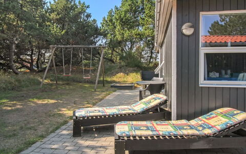 Rokil - 400M from the Sea: Hout, Dak, Architectuur, Huis, Huis, Verblijf, Siding, Hardwood, Helling, Landgoed