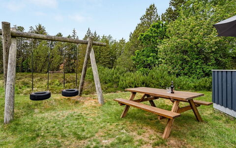 Emmi - 2.5Km from the Sea: Dak, Huis, Huis, Verblijf, Deur, Siding, Dek, Veranda, Plank, Hardwood
