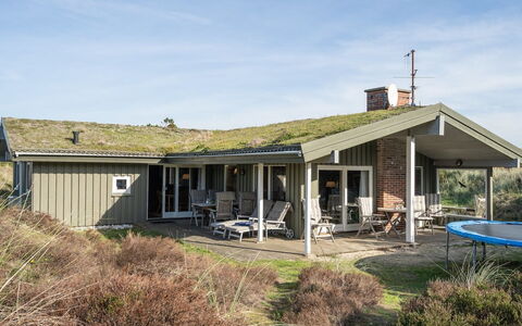 Neja - 400M from the Sea: Hout, Dak, Architectuur, Huis, Huis, Verblijf, Siding, Hardwood, Helling, Landgoed