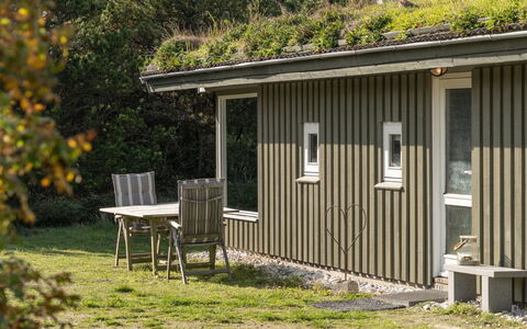 Neja - 400M from the Sea: Hout, Dak, Architectuur, Huis, Huis, Verblijf, Siding, Hardwood, Helling, Landgoed