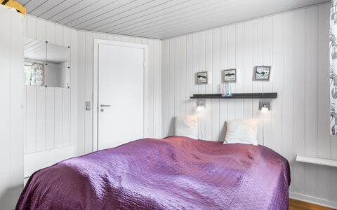Nadia - 1.7Km from the Sea: Slaapkamer, Interieur Ontwerp, Bed, Flooring, Plafond, Verdieping, Laken, Bedding, Huis, Kamer