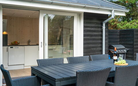 Solgunn - 900M from the Sea: Hout, Dak, Architectuur, Huis, Huis, Verblijf, Siding, Hardwood, Helling, Landgoed