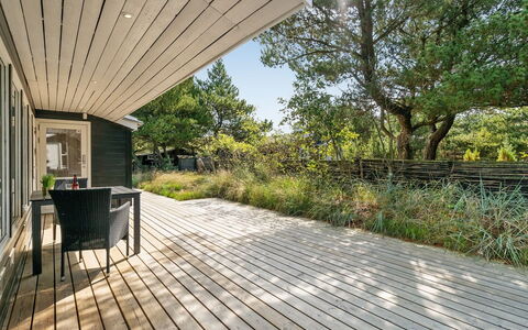 Solgunn - 900M from the Sea: Hout, Dak, Architectuur, Huis, Huis, Verblijf, Siding, Hardwood, Helling, Landgoed